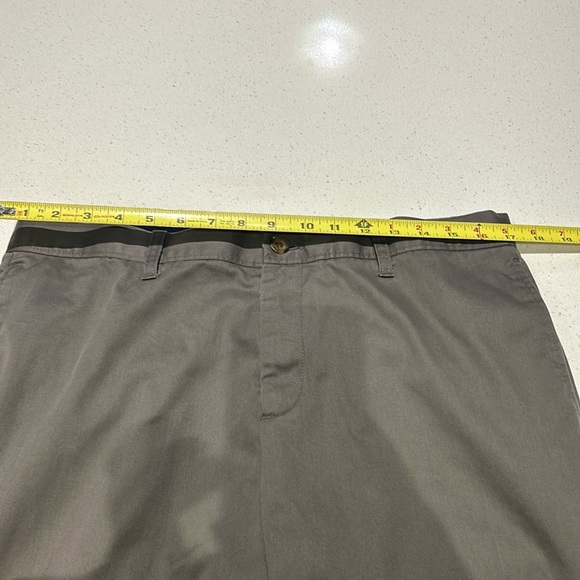 Gap Classic 100% Cotton Khakis Straight Fit Men’s Pants Size 34 x 32 - Picture 4 of 13